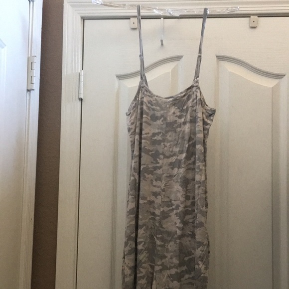 Ladies’ NWT honeydew Grey Camo Lounge Jumpsuit (S) - Picture 13 of 16